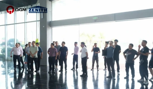 صنعتی سالڈ ویسٹ نیٹ ورک کے وفد نے معائنہ اور تبادلے کے لیے Quangong Co., Ltd کا دورہ کیا۔