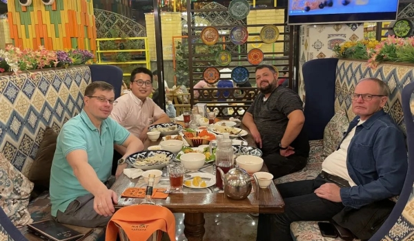 بہتر مستقبل کے لیے، QGM روس کے بنیادی ڈھانچے کی تعمیر میں بھرپور مدد کرتا ہے۔