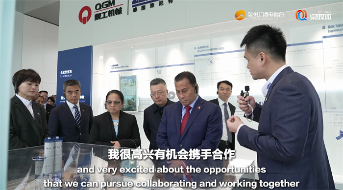 آئیے انفراسٹرکچر کا مستقبل بنانے کے لئے مل کر کام کریں! مائیکرونیشیا کے نائب صدر کیو جی ایم مشینری کا دورہ کرتے ہیں