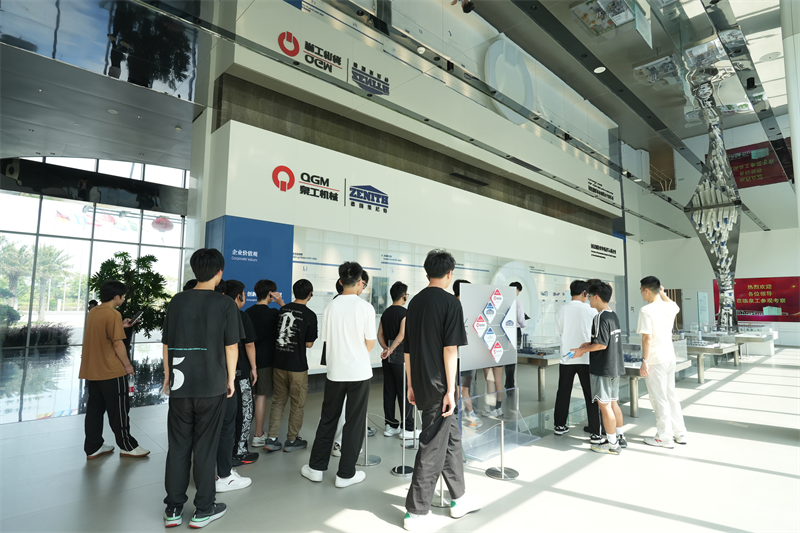 لیمنگ ووکیشنل یونیورسٹی نے ملازمت کے ترقیاتی پروگرام کے لئے فوزیان کونگونگ مشینری کمپنی ، لمیٹڈ کا دورہ کیا۔