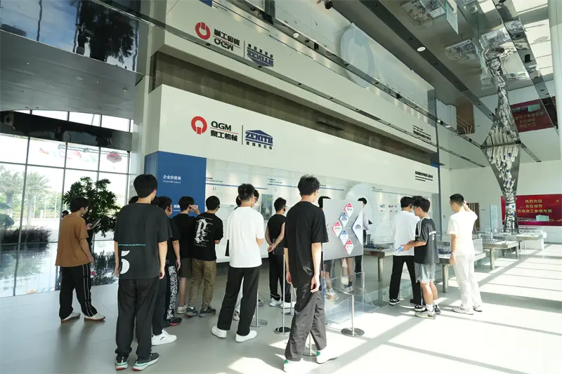 لیمنگ ووکیشنل یونیورسٹی نے ملازمت کے ترقیاتی پروگرام کے لئے فوزیان کونگونگ مشینری کمپنی ، لمیٹڈ کا دورہ کیا۔