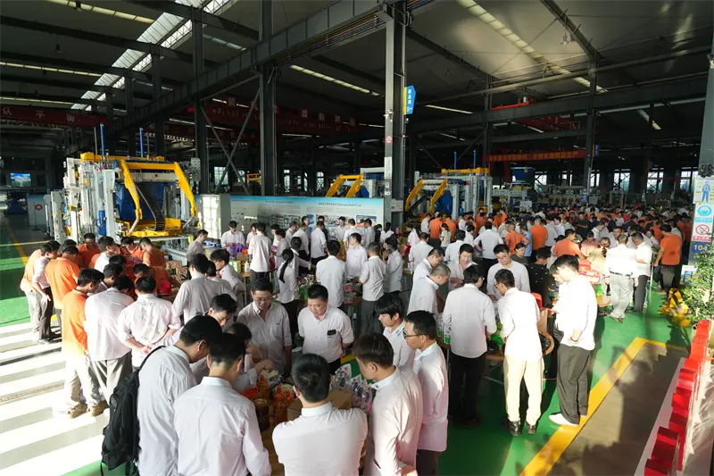 پورا چاند خوشی اور جوش و خروش لاتا ہے ، اور 