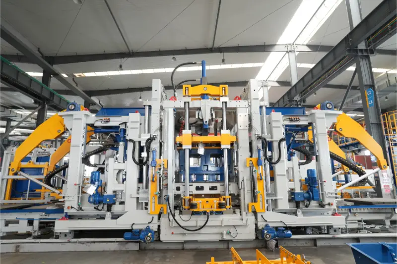 Quangong Machinery Co., Ltd. ZN2000-2 بلاک مولڈنگ مشین: بنیادی کارکردگی ذہین اینٹوں کی تیاری میں ایک نئے اپ گریڈ کو قابل بناتی ہے۔